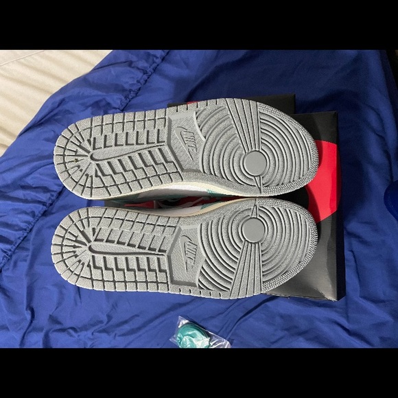 AJ1 High “Turbo Green” - Picture 2 of 3